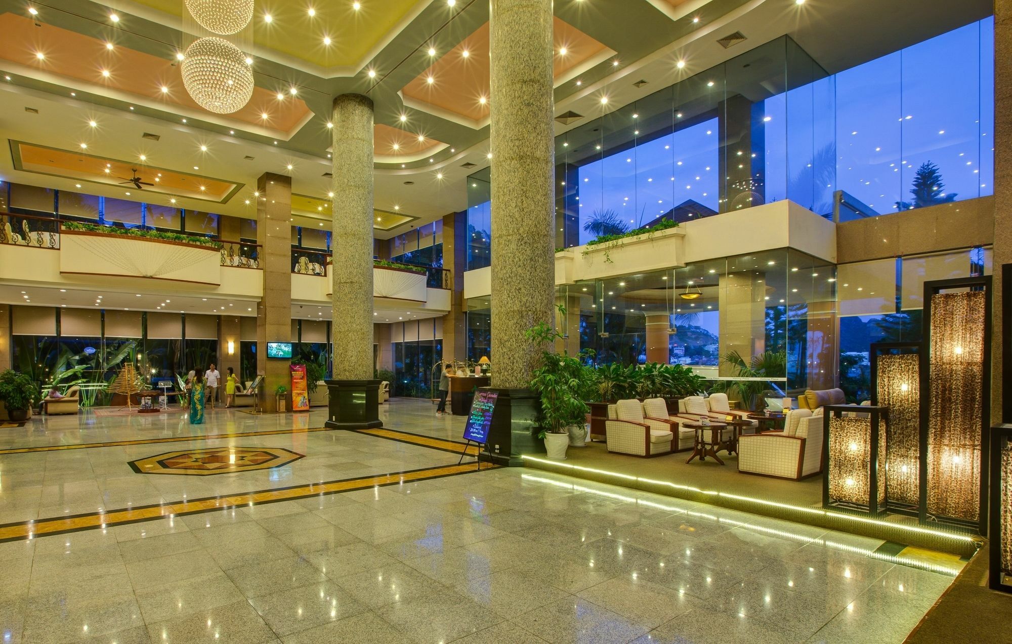 Halong Plaza Hotel Ha Long Exteriör bild